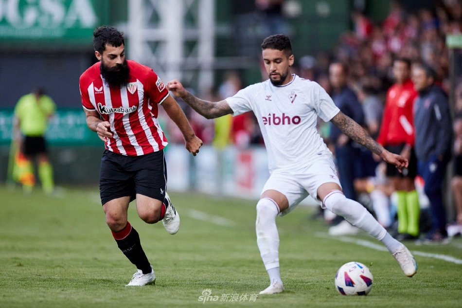 他凭借出色 他凭借出色